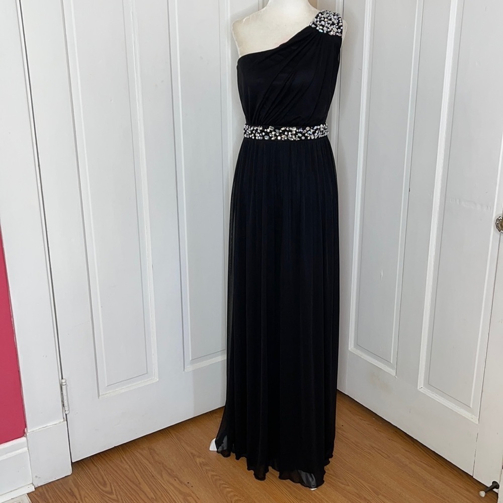 SPEECHLESS•Embellished One-Shoulder Gown